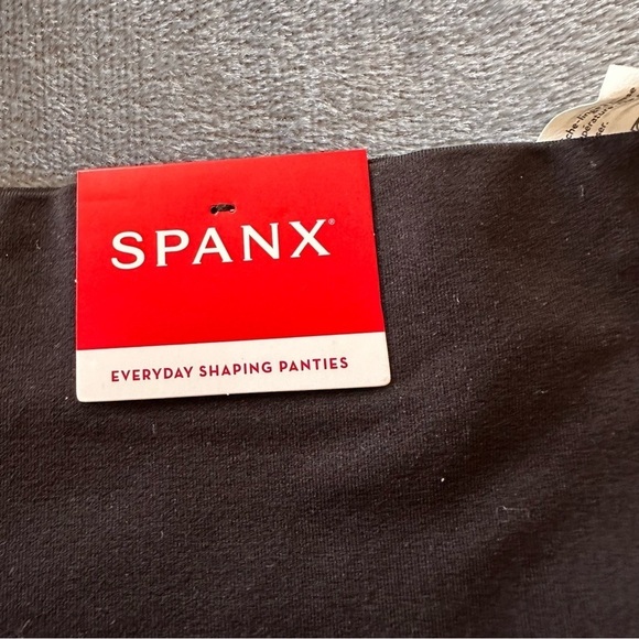 NWT SPANX Everyday Shaping Seamless High Waist Brief in Black Panties Undies - Picture 6 of 11